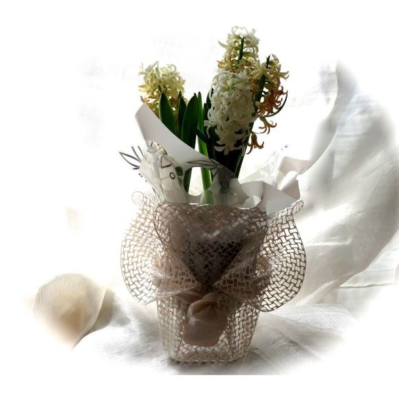 Vintage Flower Pot, Mother's Day Planter, 10 x 6 inch,  Vintage Planters - Picture 4 of 5